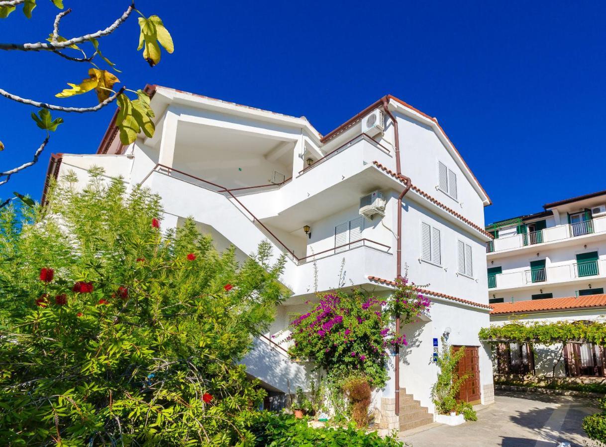Apartments Anica J Lopar Exterior photo