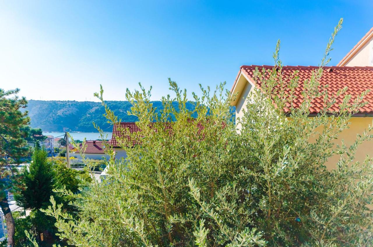 Apartments Anica J Lopar Exterior photo