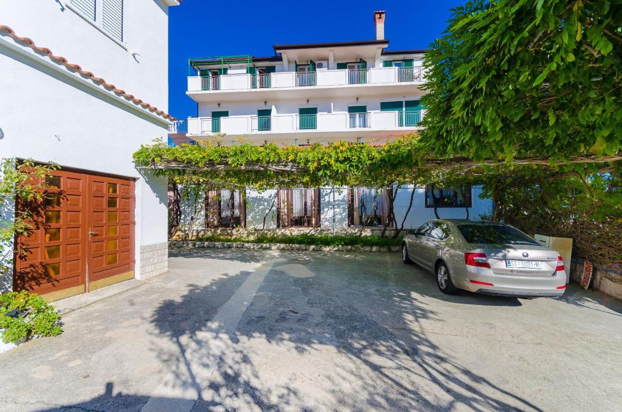 Apartments Anica J Lopar Exterior photo