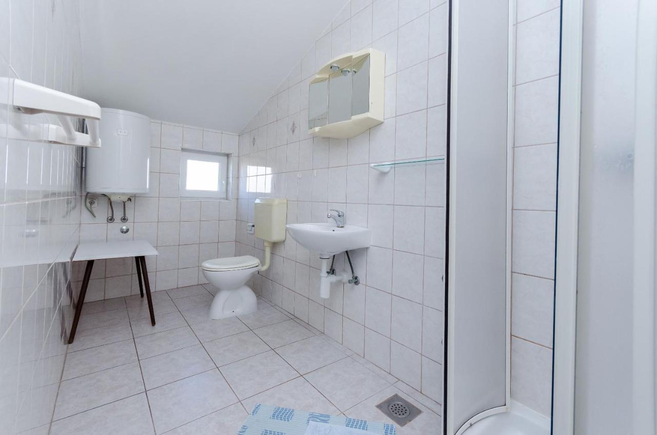 Apartments Anica J Lopar Exterior photo
