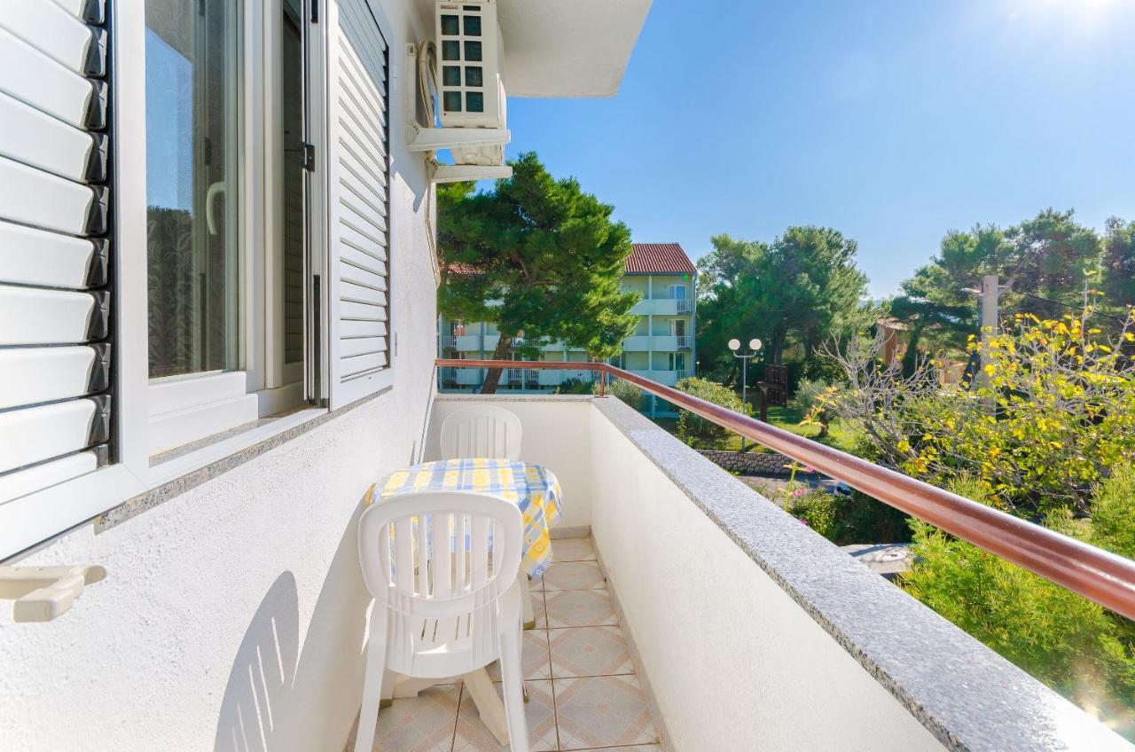 Apartments Anica J Lopar Exterior photo