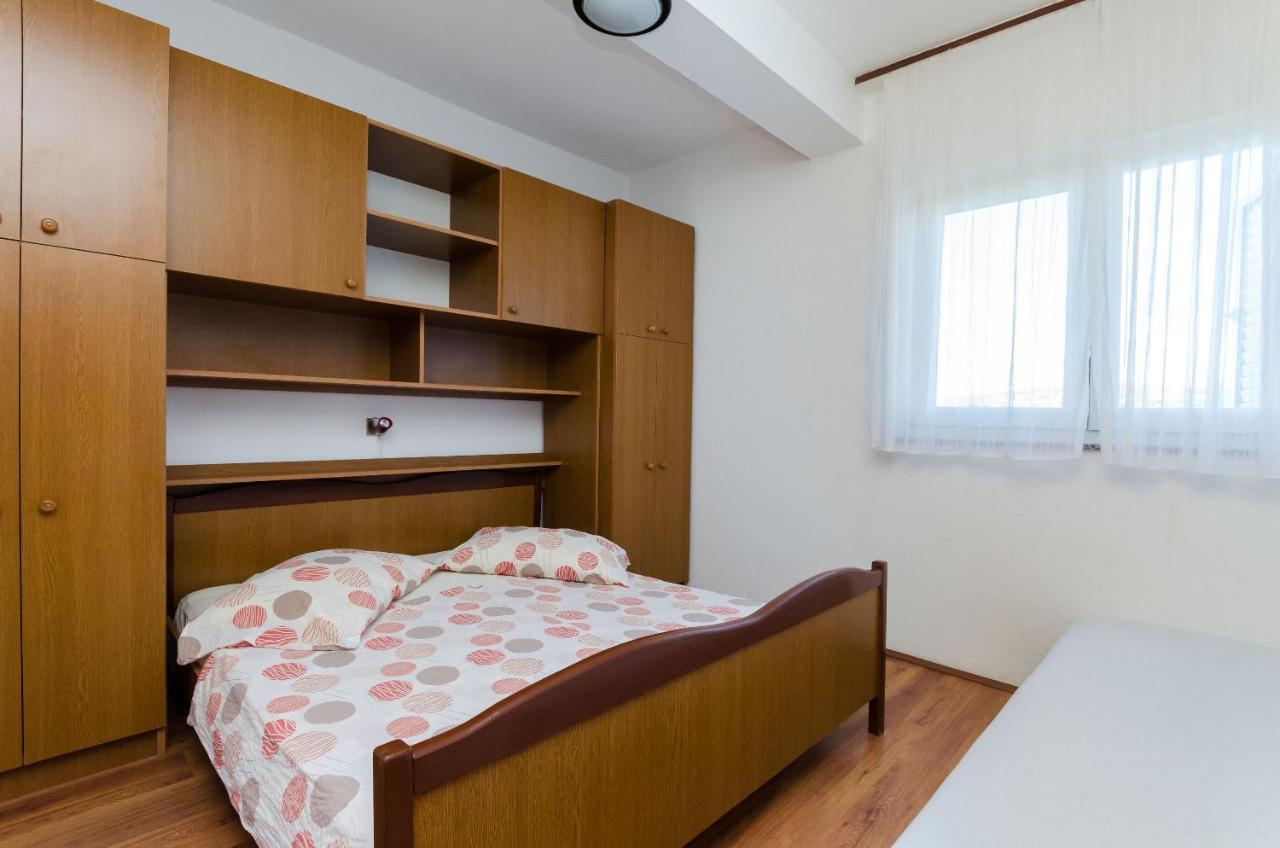 Apartments Anica J Lopar Exterior photo