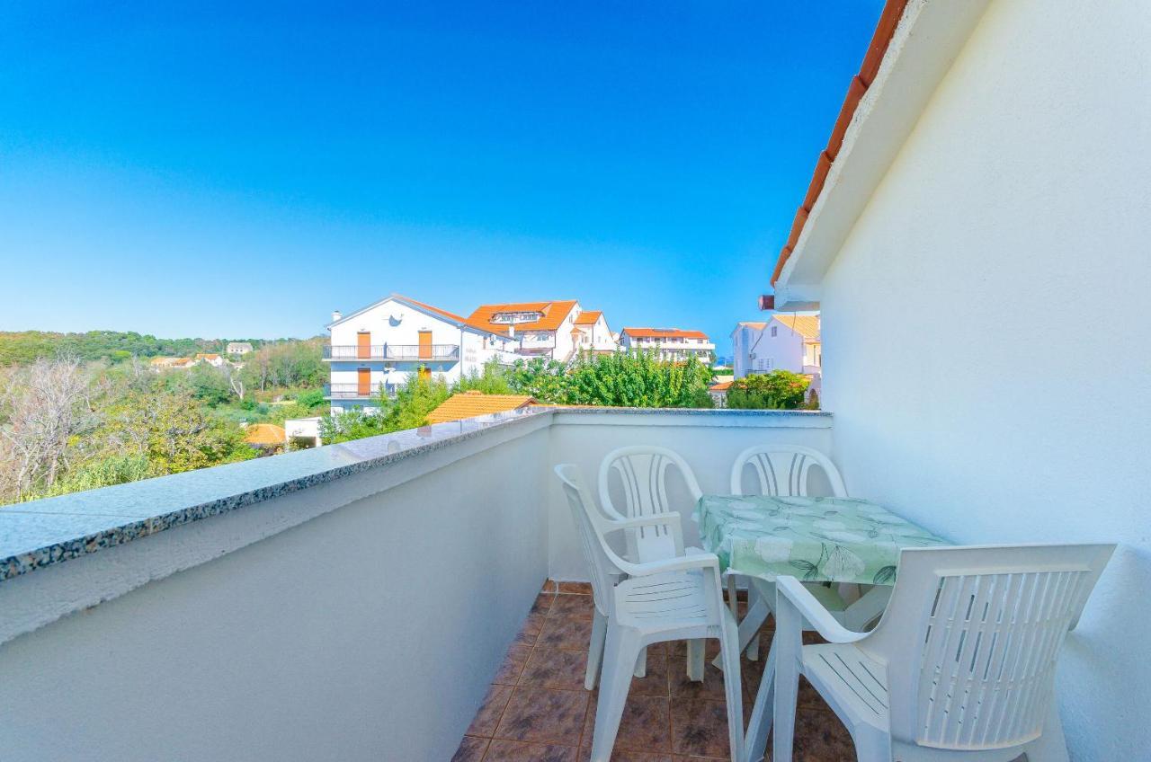 Apartments Anica J Lopar Exterior photo