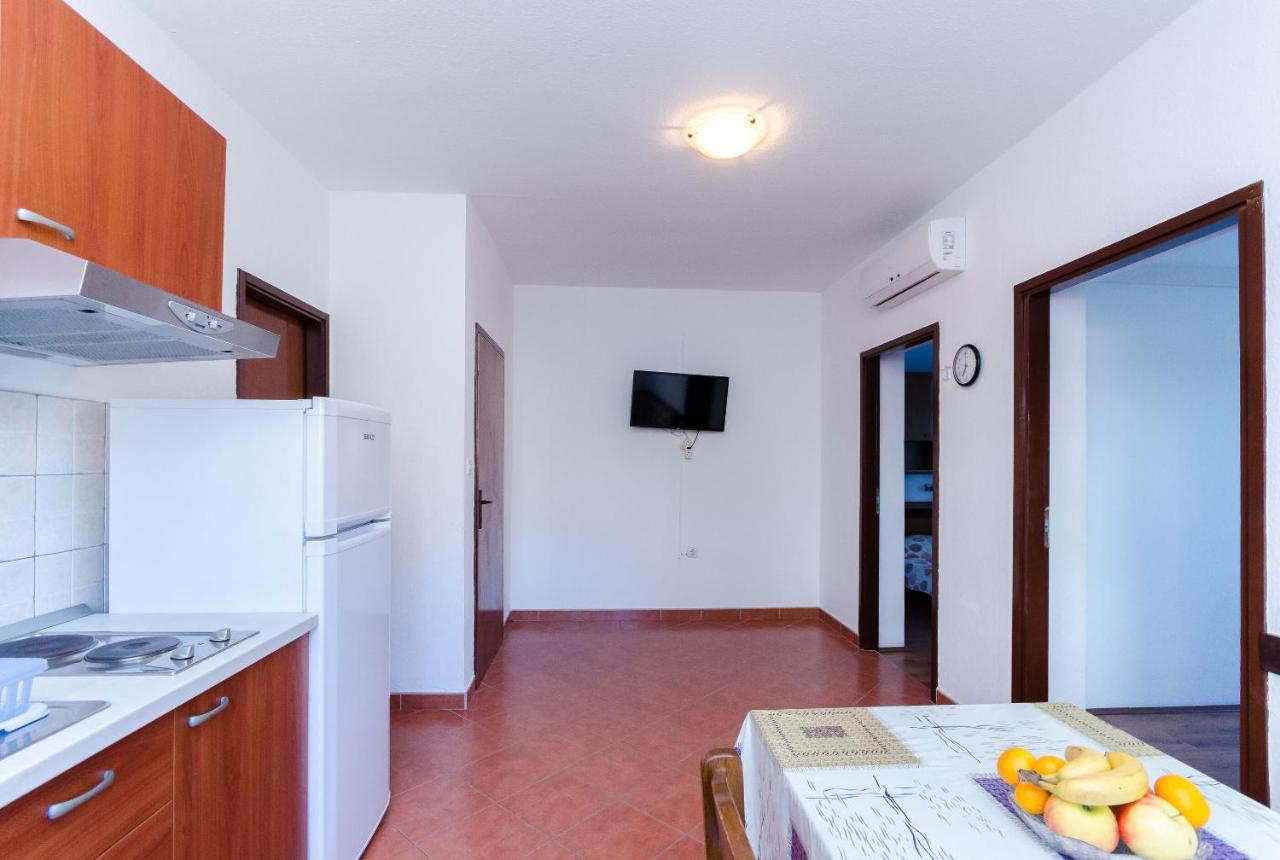Apartments Anica J Lopar Exterior photo