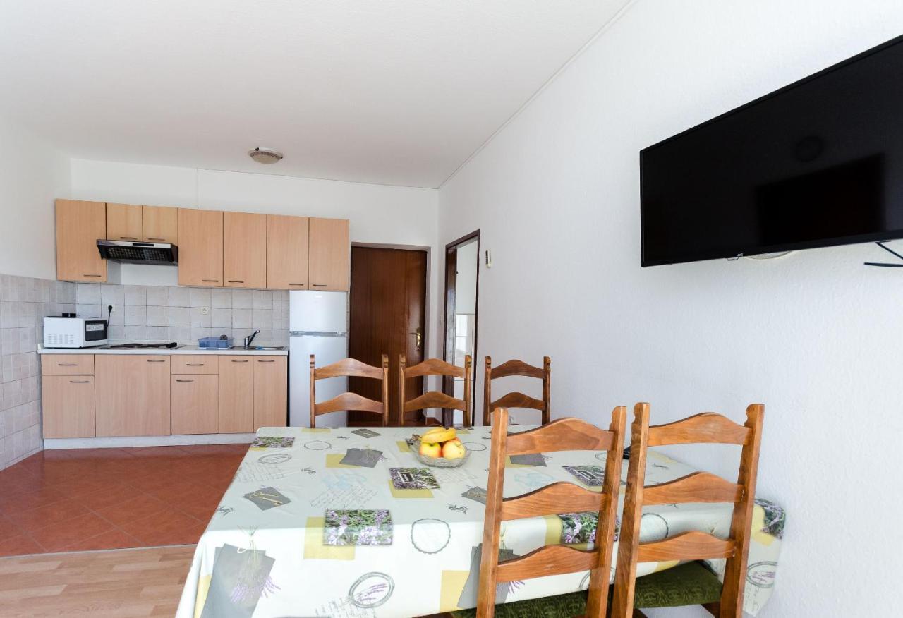 Apartments Anica J Lopar Exterior photo